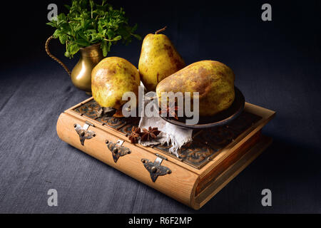 Frisch und rustikalen Birne Stockfoto