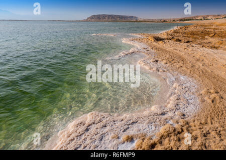 Salzformationen im Toten Meer in Israel in der Nähe der Stadt Ein Bokek Stockfoto