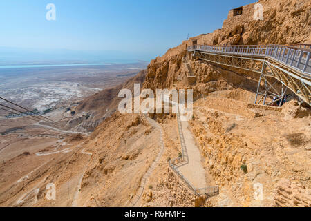Blick von der Terrasse des Palastes von König Herodes, die auf dem Felsen Masada Stockfoto