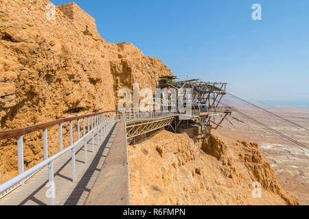 Cable Car Station an der Festung Masada In der Wüste Juda in Israel. Stockfoto