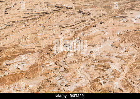 Blick auf die umliegenden Land und das Tote Meer von Masada, einer alten jüdischen Festung in der Wüste von Israel Stockfoto