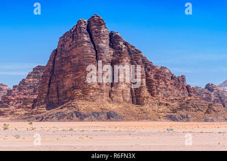 Die sieben Säulen der Weisheit Felsformation, Wadi Rum, Jordanien Stockfoto