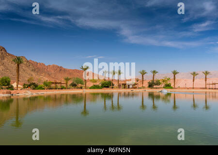 Die thimna See Bei Timna Nationalpark im Süden der Wüste Negev in Israel. Stockfoto