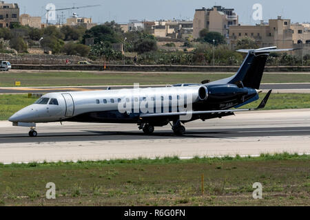 Embraer Legacy 600 (EMB-135 BJ) (REG: Bremsen nach Landebahn 31 9 H-KAP). Stockfoto