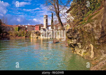 Cividale del Friuli auf die Klippen des Natisone River Canyon anzeigen Stockfoto