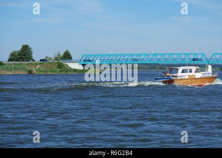 Auf dem peenestrom vor Zecheriner Brücke Stockfoto