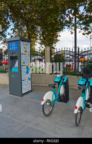 Isbike, city bike rental System Point, Kabatas, Istanbul, Türkei, Eurasien Stockfoto