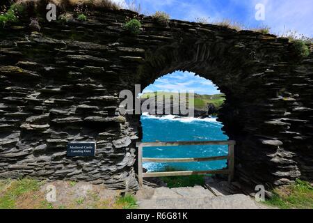 Tintagel Castle Landung Tor, Insel, Halbinsel, Cornwall, England, Großbritannien Stockfoto