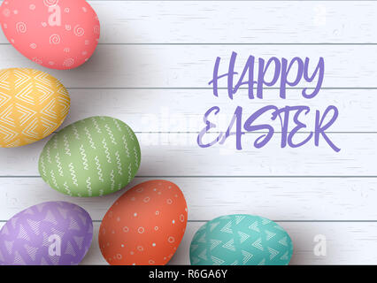 Frohe Ostern. Congratulatory Ostern weiß Holz- Hintergrund. Ostern bunte Eier mit verschiedenen einfachen Texturen. Stockfoto