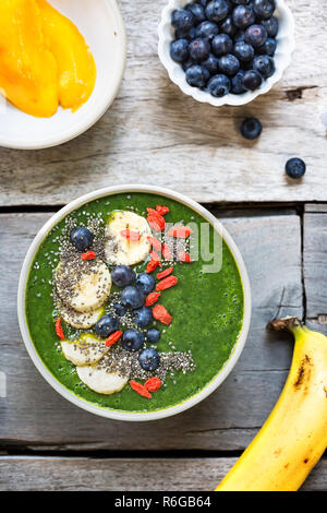 Grüner Smoothie Schüssel Stockfoto