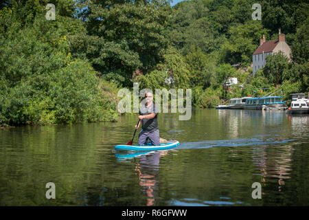 Paddleboard Mann 25. Juli 2017 Stockfoto