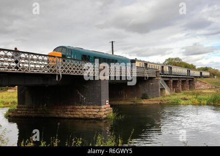 Klasse 45, Peak Nr. 45041, Nene Valley Railway, Wansford Station, Peterborough, Cambridgeshire, England Stockfoto