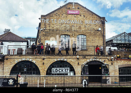 London/Großbritannien - 25. März 2018: Die dingwall Gebäude im Camden Markt auf das Regent's Canal in London, Großbritannien Stockfoto