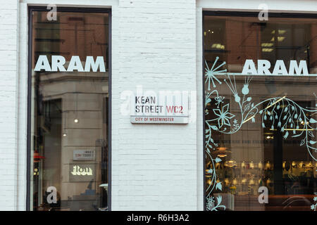 London/Großbritannien - 25. März 2018: Kean Straße name Zeichen, London, UK Stockfoto