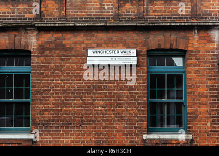 London/Großbritannien - 25. März 2018: Der Winchester Spaziergang Namen unterzeichnen, Bankside, London, UK. Stockfoto