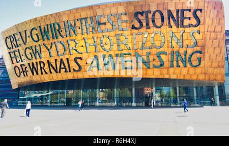 Wales Millennium Centre, Cardiff Bay, Cardiff, Wales, Vereinigtes Königreich Stockfoto