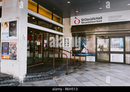 St David's Hall (neuadd Dewi Sant) die nationalen Konzert- und Kongresshalle von Wales, Hayes, Cardiff, Wales, Vereinigtes Königreich Stockfoto