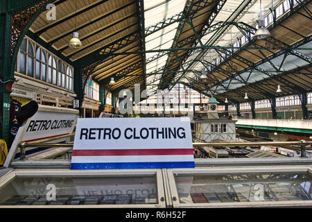 Innenraum des denkmalgeschützten Markt Cardiff, Cardiff Central Market, Burgviertel, Cardiff, Wales, Vereinigtes Königreich Stockfoto