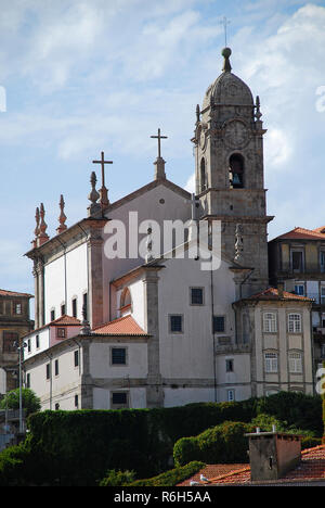 Die Kirche Igreja Paroquial de Nossa Senhora da Vitoria, Porto Stockfoto
