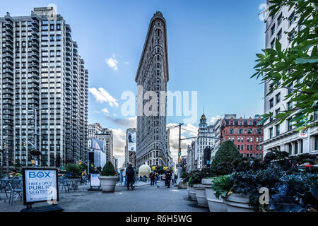 Flat Iron Building, New York City, New York, USA. 13. Oktober 2018. Netten Schuß des berühmten Gebäude auf einer klaren Oktober Abend. Stockfoto