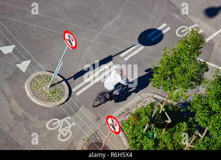 High Angle Shot der Radfahrer in Radweg, Kopenhagen, Dänemark, Skandinavien Stockfoto