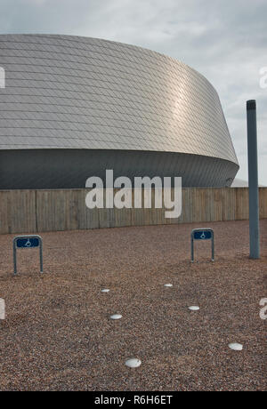 Behindertenparkplätze, National Aquarium Dänemark (Den Bla Planeten), Kastrup, Kopenhagen, Dänemark, Skandinavien Stockfoto