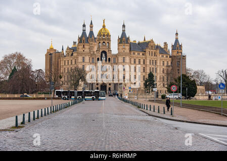 Das Schweriner Schloss, in grau und kalt am 30. November 2018 Stockfoto