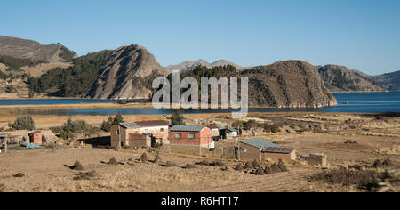 Die schöne Landschaft von Bolivien auf dem Weg nach San Pedro de Tiquina - Bolivien Stockfoto