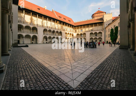 Der Innenhof des Schloss Wawel in Krakau, Polen. Renaissance Stockfoto