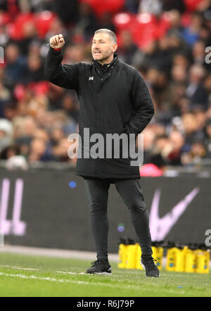 Southampton erste Team Assistant Trainer Kelvin Davis während der Premier League Match im Wembley Stadion, London. Stockfoto