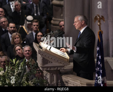 Washington, District of Columbia, USA. 5 Dez, 2018. Presidential Historiker und Biographen Jon Meacham liefert eine lobrede an der Trauerfeier des ehemaligen Präsidenten George W. Bush in der National Cathedral. Credit: ZUMA Press, Inc./Alamy leben Nachrichten Stockfoto