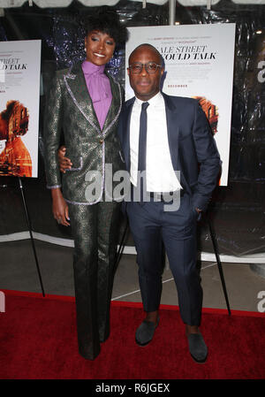 Los Angeles, Kalifornien, USA. 4. Dez, 2018. Kiki Layne, Barry Jenkins während Ankunft für ein spezielles Screening von "Wenn der Beale Street sprechen könnte "ArcLight Hollywood. Credit: Faye Sadou/ZUMA Draht/Alamy leben Nachrichten Stockfoto