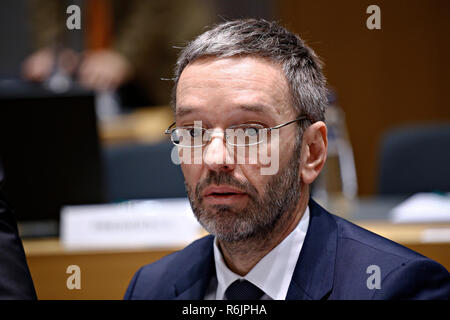 Brüssel, Belgien. 6 Dez, 2018. Herbert Kickl, Innenminister der Republik Österreich kommt in ein Rat für Justiz und Inneres der EU teilzunehmen. Credit: ALEXANDROS MICHAILIDIS/Alamy leben Nachrichten Stockfoto