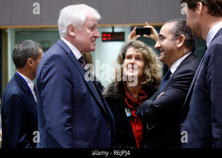 Brüssel, Belgien. 6 Dez, 2018. Bundesminister des Innern Horst Seehofer kommt in ein Rat für Justiz und Inneres der EU teilzunehmen. Credit: ALEXANDROS MICHAILIDIS/Alamy leben Nachrichten Stockfoto