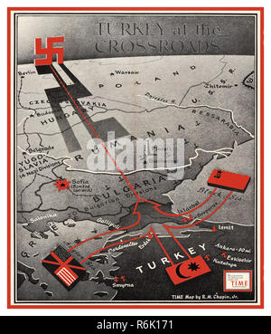 Vintage WW2 1943 Presse Artikel "Türkei an der Kreuzung', mit roten Swastika werfen Schatten über Osteuropa, im Time Magazine DEZ 20 1943 der Türkei veröffentlicht neutral geblieben, bis die Endphase des Zweiten Weltkriegs und versucht, einen gleichen Abstand zwischen der Achse und der Alliierten bis Februar 1945, als die Türkei den Krieg auf der Seite der Alliierten gegen Deutschland und Japan eingetragen zu erhalten. Stockfoto