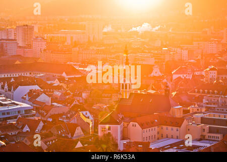 Grazer Innenstadt Antenne sun Haze anzeigen Stockfoto