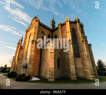 Gotische Hl. Jacek steinerne Kirche in Chocholow, Polen Sicht nach hinten. Stockfoto