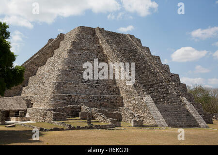 Schloss von Kukulcan, Maya Ruinen, Mayapan Archäologische Stätte, Yucatan, Mexiko Stockfoto