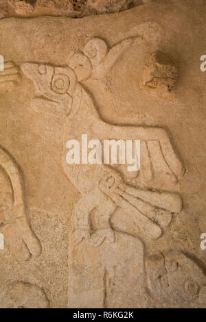 Stuck Reliefs, Schloss von Kukulcan, Maya Ruinen, Mayapan Archäologische Stätte, Yucatan, Mexiko Stockfoto