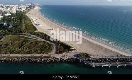 Luftaufnahme von South Pointe Park und South Beach, Miami Beach, Florida Stockfoto