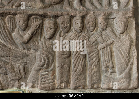 Wirksworth Stein, ein Beispiel für ein frühes Mittelalter (7-9 Jh.) Stein craving, die das Leben Christi, der Kirche St. Mary, Worksworth, England Stockfoto