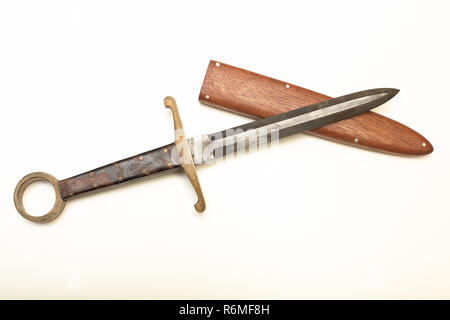 Ring Dolch mit Holz- scarbard Stockfoto