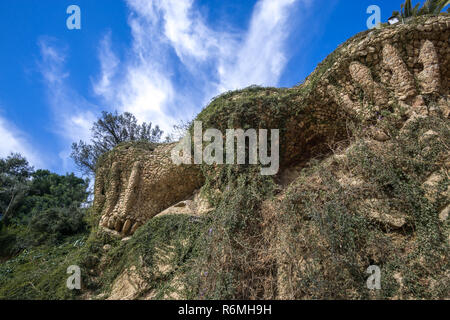 Park Guell spalten und Viadukte Stockfoto