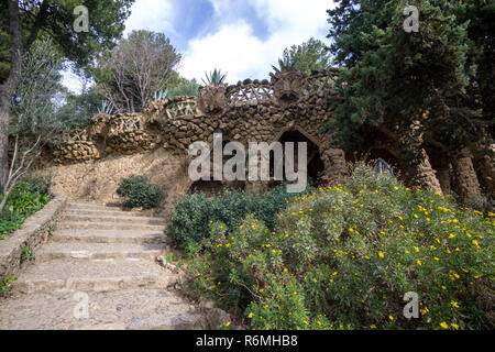 Park Guell spalten und Viadukte Stockfoto