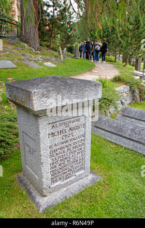 Die Kletterer Friedhof hinter der Kirche St. Mauritius in Zermatt Stockfoto