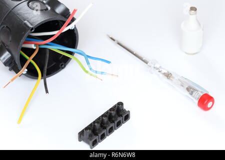 Schaltkasten mit Kabel Stockfoto