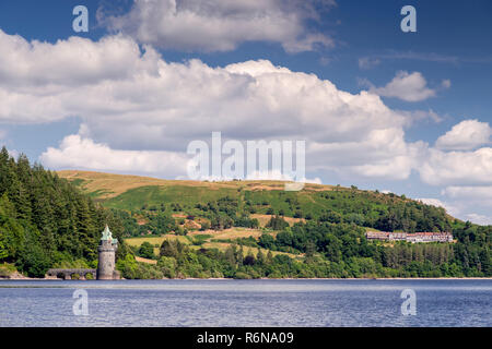 Victorian Tower am Lake Vyrnwy Reservoir in Powys, Wales Stockfoto