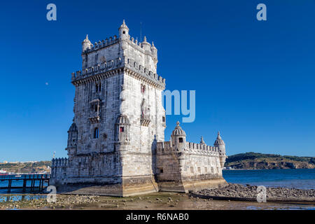 Nachmittag Sommer Weitwinkelansicht Belem Turm in Lissabon, Portugal. Stockfoto