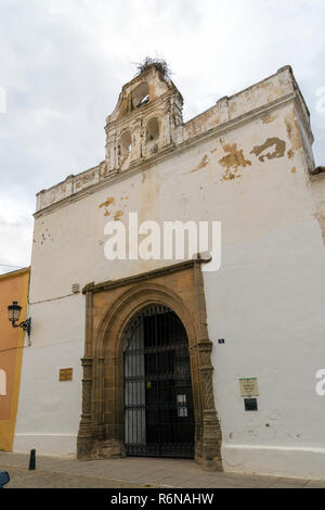 ZAFRA, Badajoz, Spanien - 24. NOVEMBER 2018: die Fassade der San Jose Kapelle (ehemalige Synagoge) Stockfoto