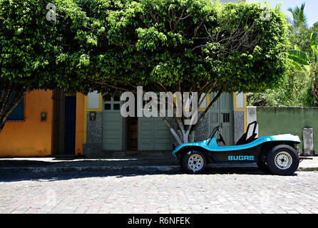 Strand Buggy auf der Straße von Canavieiras, Bahia, Brasilien, Südamerika. Stockfoto